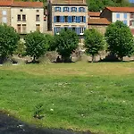 Nocleg ze śniadaniem Maison Cha-ri-va-ri