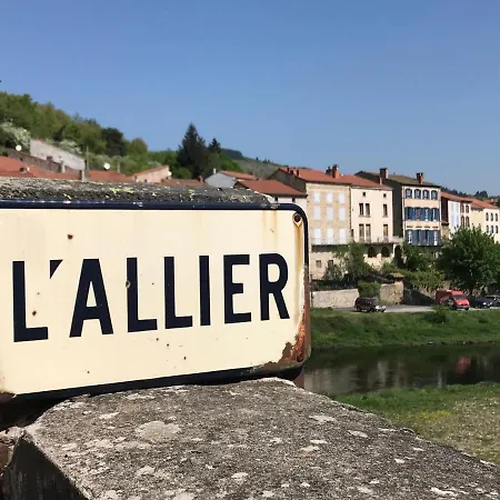 Maison Cha-ri-va-ri 3*