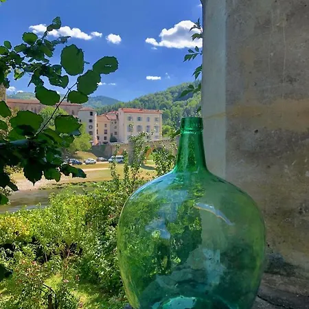 Maison Cha-ri-va-ri ベッド・アンド・ブレックファスト