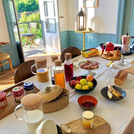 Bed & Breakfast Maison Cha-ri-va-ri Lavoute-Chilhac