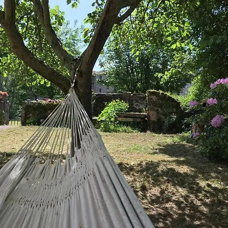 Maison Cha-ri-va-ri Bed & Breakfast