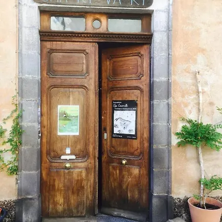 Frühstückspension Maison Cha-ri-va-ri 3*