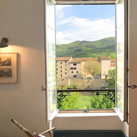 Maison Cha-ri-va-ri Frühstückspension 3*