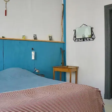 Maison Cha-ri-va-ri Bed & Breakfast