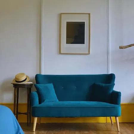 Maison Cha-ri-va-ri ベッド・アンド・ブレックファスト 3*