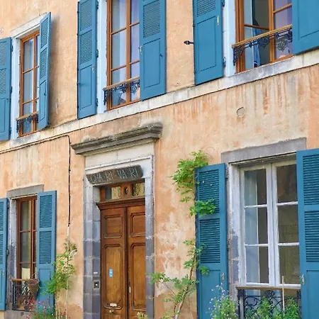 Maison Cha-ri-va-ri 3* Lavoute-Chilhac