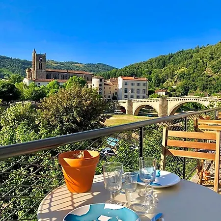 Frühstückspension Maison Cha-ri-va-ri 3*